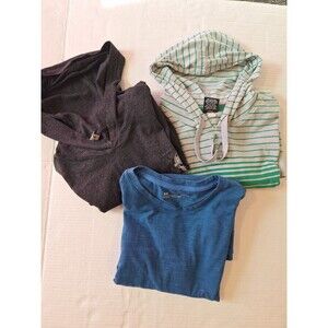 Lot Of 3 Long Sleeve Shirts Men’s Size Large Under Armor, Next Level, Tony Hawk